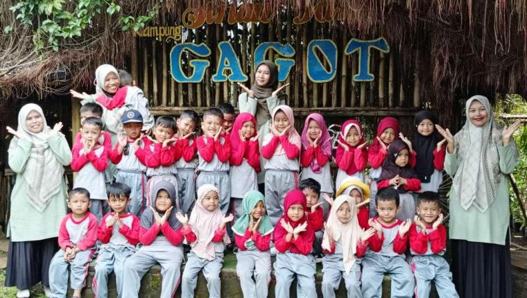 Dari Menanam Cabai hingga Menangkap Ikan, Ini Alasan PAUD Al-Madani Memilih Kampong Gagot Lagi
